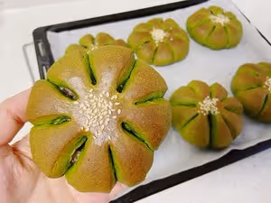 抹茶紅豆沙小麵包
