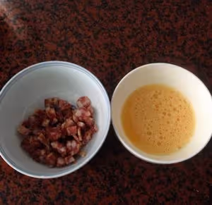 快手銷魂臘腸雞蛋炒飯
