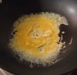 快手銷魂臘腸雞蛋炒飯