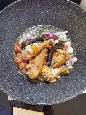極美味的鮑魚花螺蝦燜雞