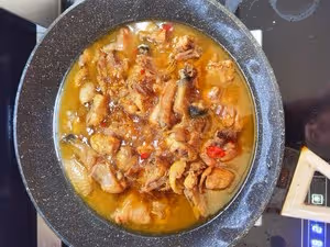 極美味的鮑魚花螺蝦燜雞
