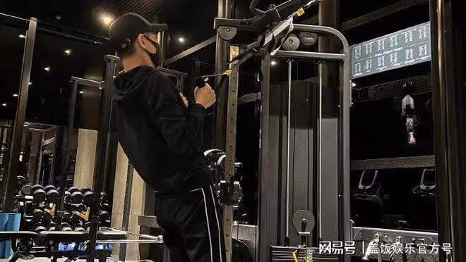 48歲林志穎近照曝光,送祝福狀態佳,臉部消瘦不少,顏值重回巔峰