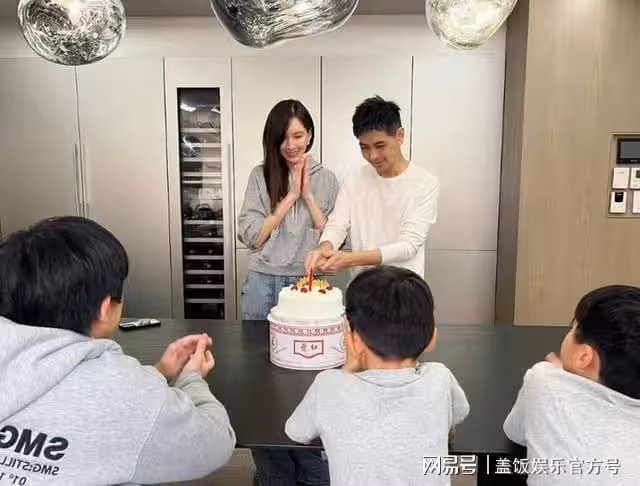 48歲林志穎近照曝光,送祝福狀態佳,臉部消瘦不少,顏值重回巔峰