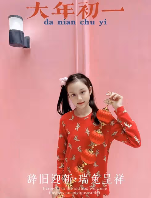 甜馨小號曝光!歐式大雙瓜子臉顏值驚人,曬一家三口似盼父母團圓