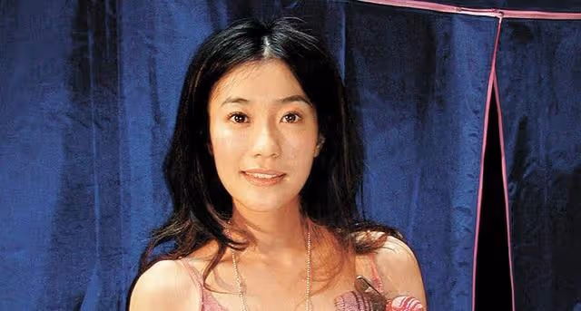 香港知名女星長女患腦膜炎危殆！在醫院昏迷十天，嫁入豪門生四女