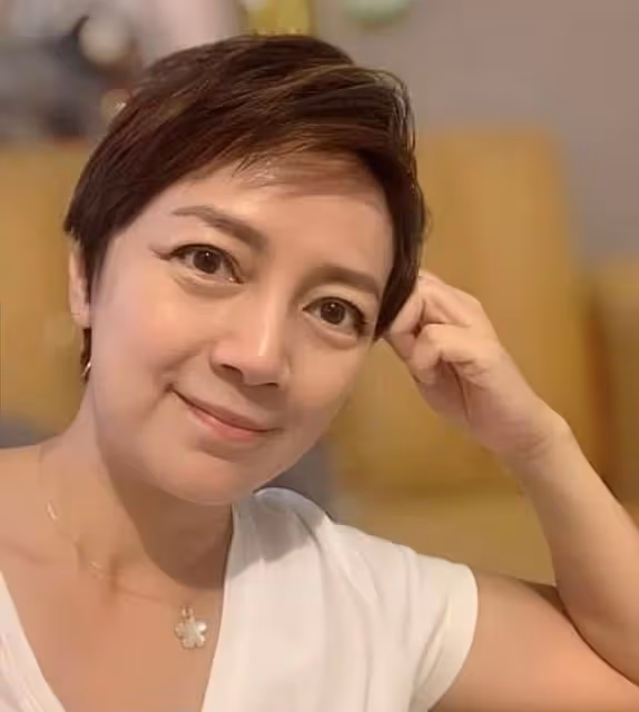 香港知名女星被曝婚變!富商丈夫生意失敗破產,移居國外當老師