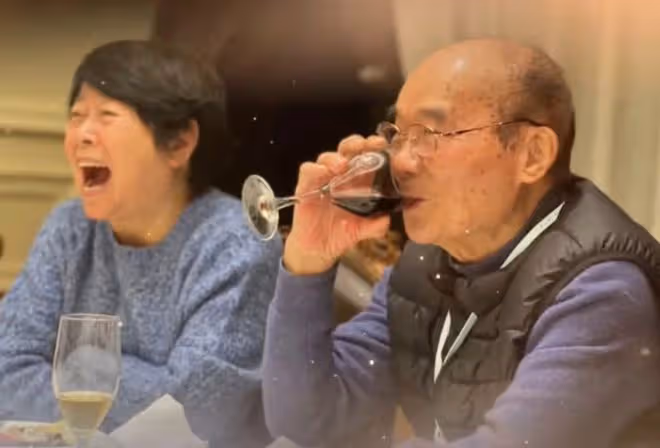 李玲玉全家吃團圓飯!混血兒子高大帥氣狂飲茅台,與洋老公疑分居