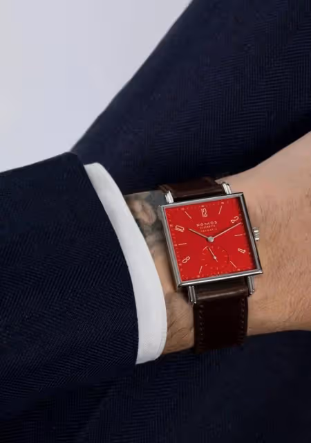 包浩斯也亮騷-NOMOS限量版Tetra neomatik腕錶