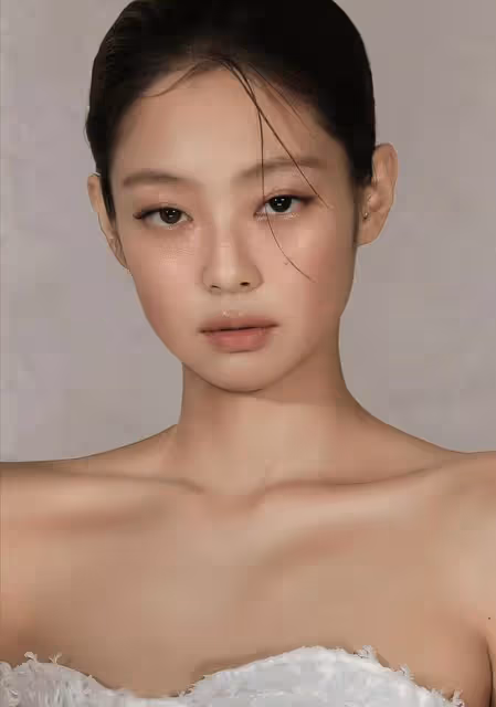 臉蛋天才!Jennie金智妮海報大片釋出,一襲浪漫白裙飄飄當女神