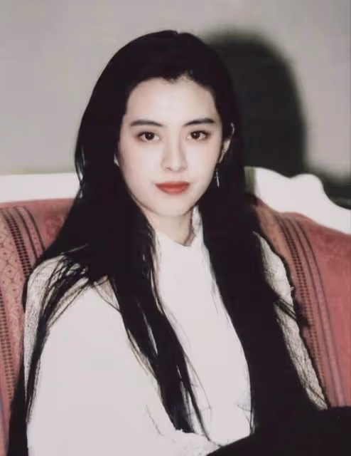 群星海外過年:林青霞金星豪宅聚餐,駱達華趕往英國陪伴妻女