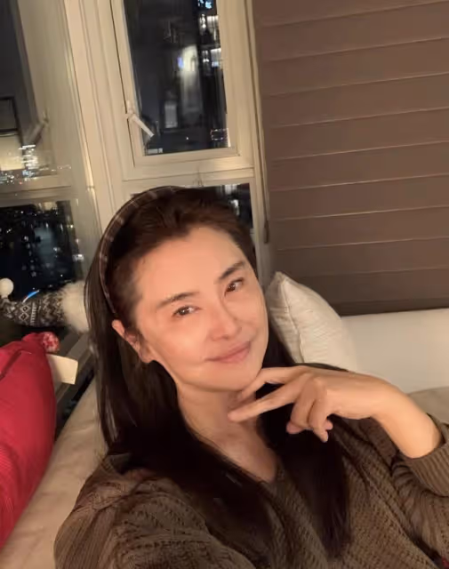 群星海外過年:林青霞金星豪宅聚餐,駱達華趕往英國陪伴妻女