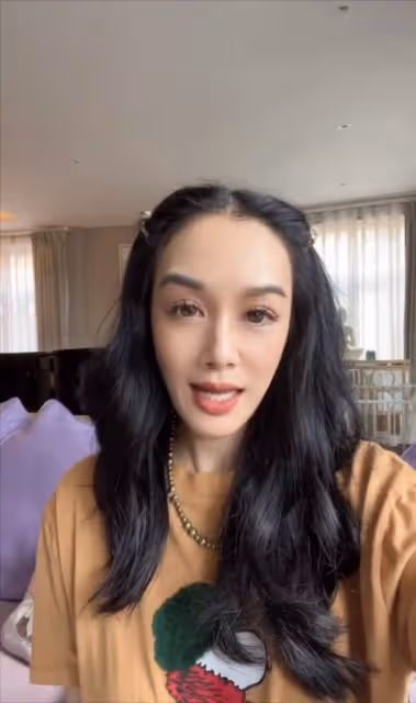 52歲不老女神穿裸色緊身衣跳健康操,三角區明顯網友直呼好尷尬