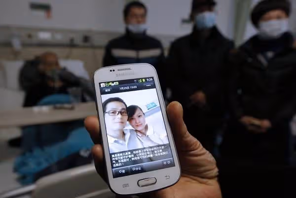 不顧父母反對,她堅持赴萬里嫁40歲重疾網戀男友,婚姻儘維持17天微笑送別丈夫:我不後悔