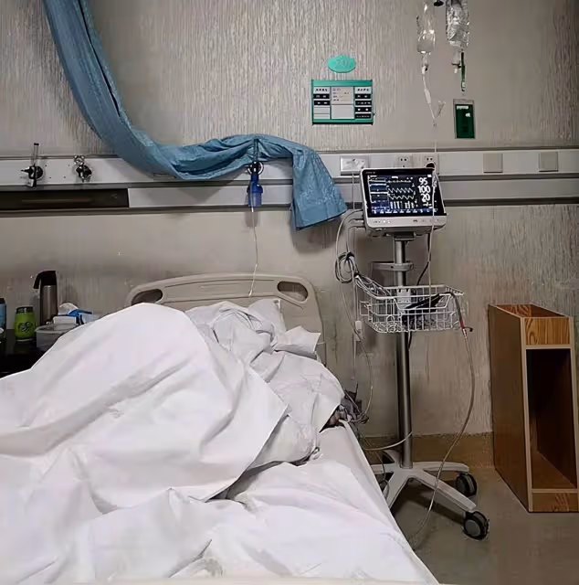 不顧父母反對,她堅持赴萬里嫁40歲重疾網戀男友,婚姻儘維持17天微笑送別丈夫:我不後悔