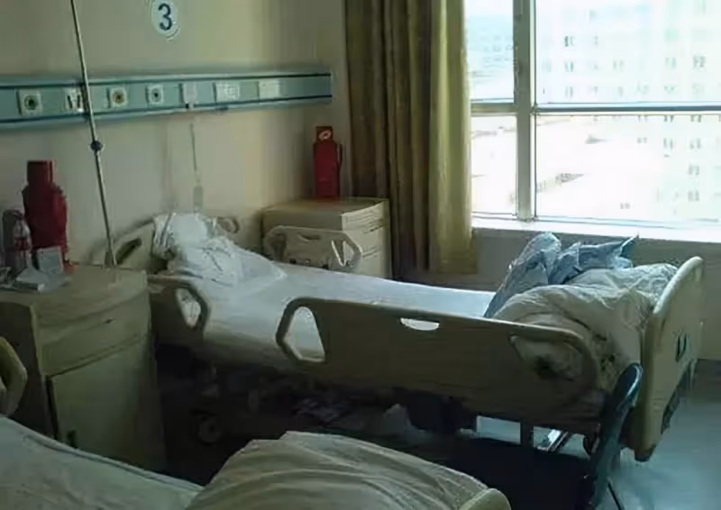 不顧父母反對,她堅持赴萬里嫁40歲重疾網戀男友,婚姻儘維持17天微笑送別丈夫:我不後悔