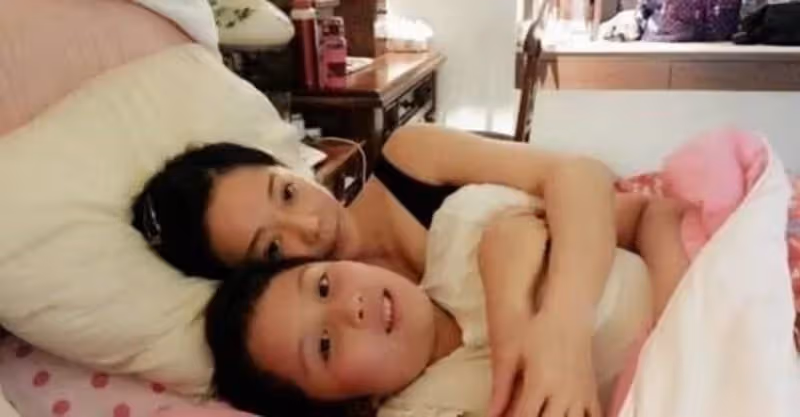 兒大要避母，單親媽與14歲兒子同床睡，半夜聽到奇怪的聲音，起來一看驚喊：必須分床睡
