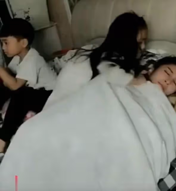 兒大要避母,單親媽與14歲兒子同床睡,半夜聽到奇怪的聲音,起來一看驚喊:必須分床睡