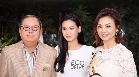 謝玲玲:24歲隱退嫁豪門,老公卻愛上王祖賢失婚收場,如今靠自己創造上億身家,5子女相伴左右