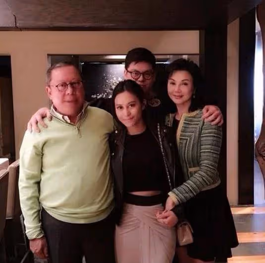 謝玲玲:24歲隱退嫁豪門,老公卻愛上王祖賢失婚收場,如今靠自己創造上億身家,5子女相伴左右