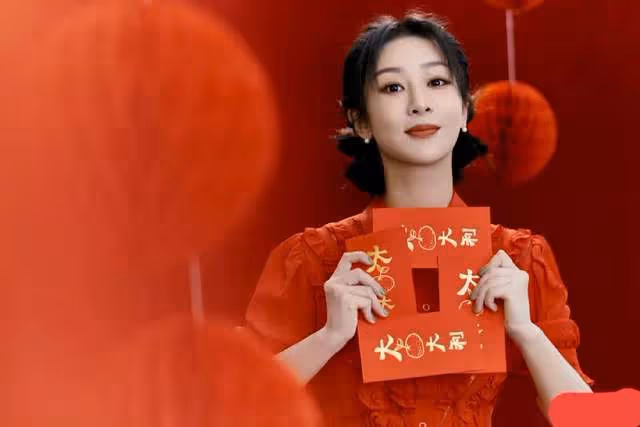 兔年春晚6個冷知識:廣告滿天飛,觀眾都不戴口罩,兔與花有深意