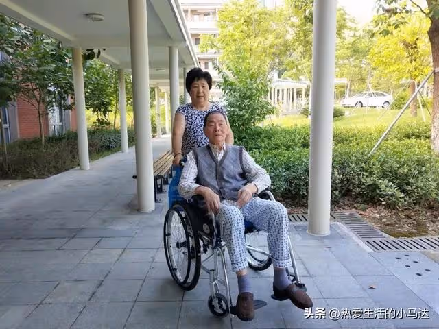 一場大病後讓我明白:晚年守好這三樣東西,遠比依靠兒女更管用!