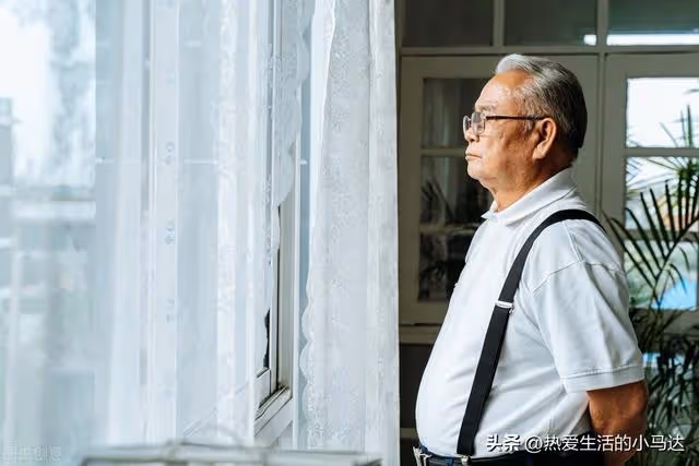 一場大病後讓我明白:晚年守好這三樣東西,遠比依靠兒女更管用!