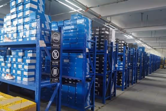耐克阿迪達斯折扣店供貨商有哪些福利？