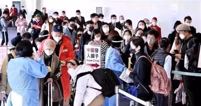 一中國遊客去韓國確診後拒絕隔離半路潛逃，被韓國警方通緝