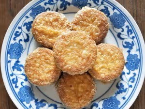 【綠豆餅】充滿童年回憶的酥炸綠豆車輪餅（附簡易自製炒綠豆餡做法）