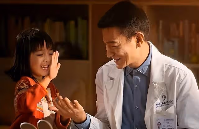 劉德華特別出演《流浪地球2》損失百萬,吳京對他的評價一語中的