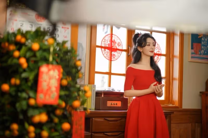 陸劇15位女星春節新造型!趙麗穎&楊紫&熱巴PK同款紅裙,唐嫣倪妮港風美翻,她意外驚豔