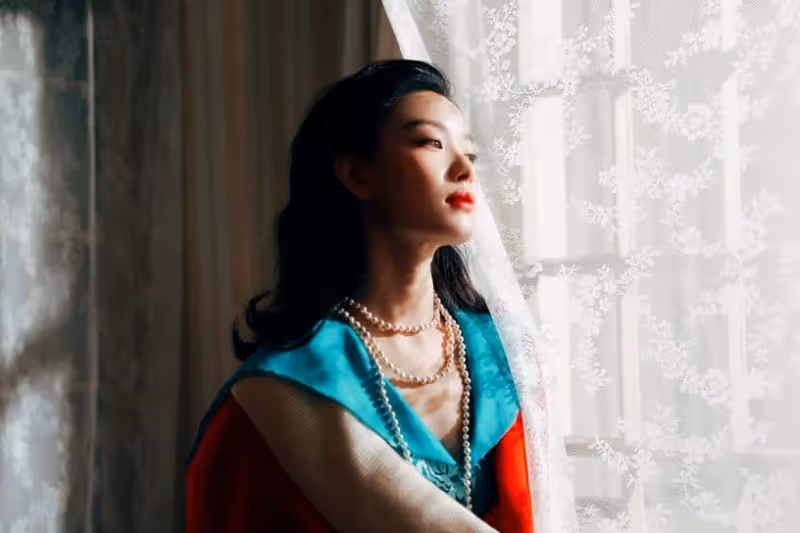 陸劇15位女星春節新造型!趙麗穎&楊紫&熱巴PK同款紅裙,唐嫣倪妮港風美翻,她意外驚豔