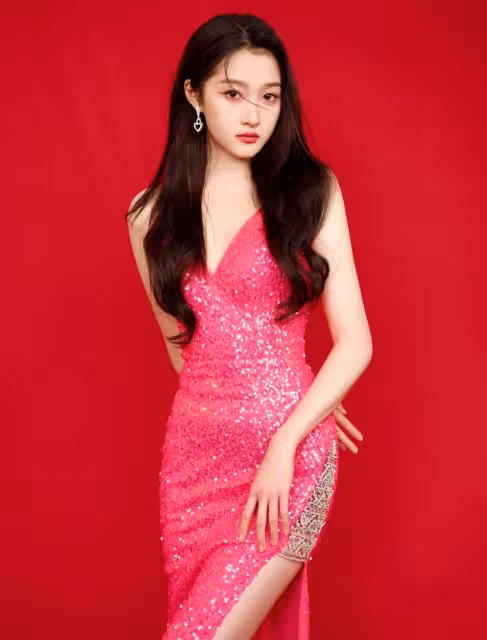 陸劇15位女星春節新造型!趙麗穎&楊紫&熱巴PK同款紅裙,唐嫣倪妮港風美翻,她意外驚豔