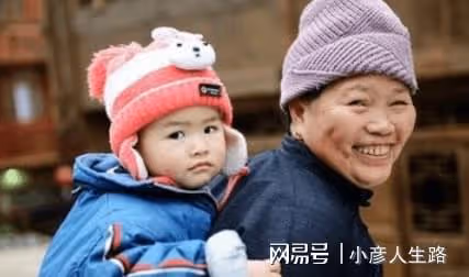「今後不要把外孫放我家了」,外公的話,讓年輕人陷入反思