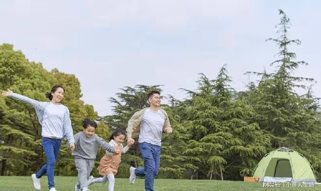 二胎家庭想要和諧關鍵還得看父母,做好3點,兩個孩子相處更融洽
