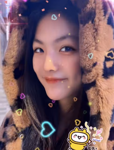 王岳倫飛英國陪女兒過春節，曬父女溫情合影，王詩齡身高直追爸爸