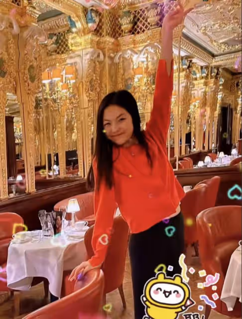 王岳倫飛英國陪女兒過春節,曬父女溫情合影,王詩齡身高直追爸爸