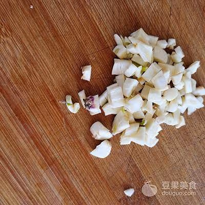 雞胸肉拌油麥菜的做法