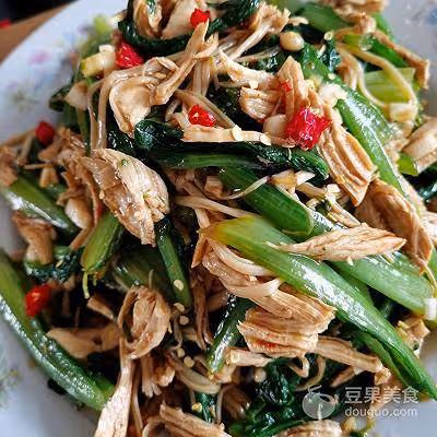 雞胸肉拌油麥菜的做法