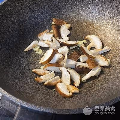 香菇油麥菜（低脂又健康的快手菜）