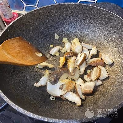 香菇油麥菜（低脂又健康的快手菜）