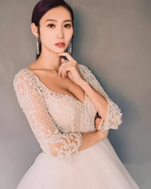 成功翻身住大屋!香港宅男女神大曬複式豪宅,其丈夫曾傳失業破產