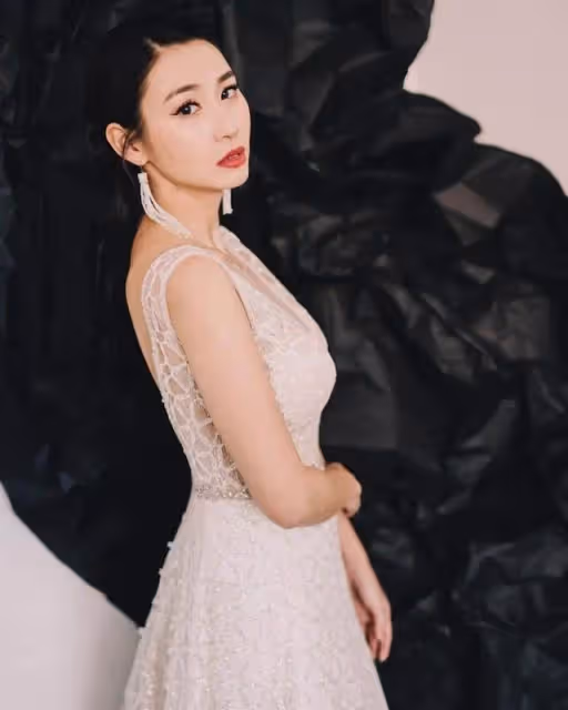 成功翻身住大屋!香港宅男女神大曬複式豪宅,其丈夫曾傳失業破產