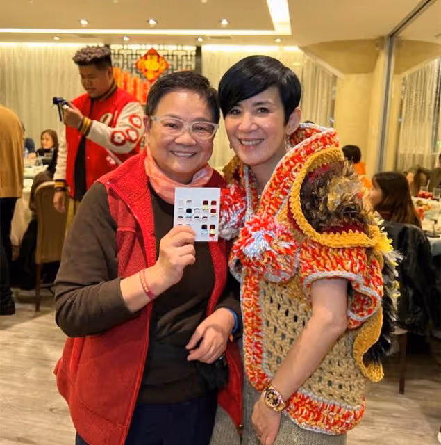 吳君如設宴為母慶生眾星雲集!古天樂緊摟女友人,佘詩曼母女到場