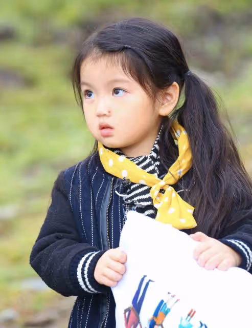 《爸爸去哪兒》阿拉蕾曬寫真,穿漢服喜迎春節,妹妹顏值不輸姐姐