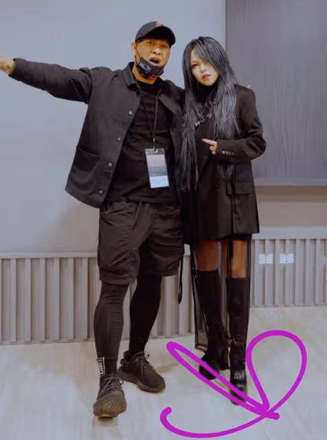 張惠妹攜小6歲男友回鄉過年！看斗笠舞太歡樂，交往12年仍未婚