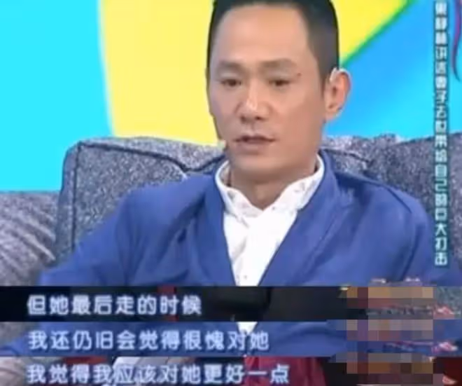 52歲果靖霖做一桌菜慶新年,豪宅曝光很氣派,喪妻多年單身無兒女