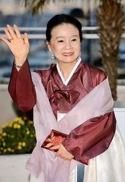 韓國演員尹靜姬去世!主演330多部電影,因病被老公和女兒拋棄