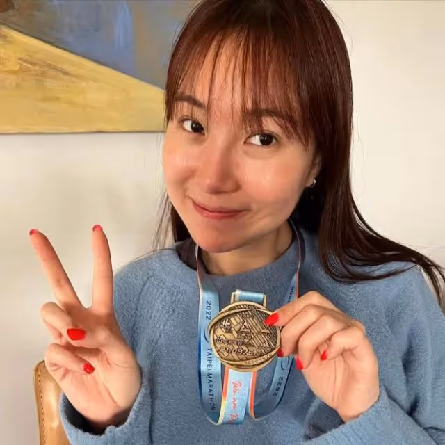 楊祐寧官宣老婆懷二胎，曬超音波影片，妻子1個月前還在跑馬拉松