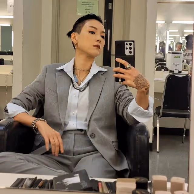 可愛!前港姐冠軍小女兒剪齊劉海散發小淑女氣質,被贊是明日之星